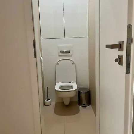 Luxury Apartment *